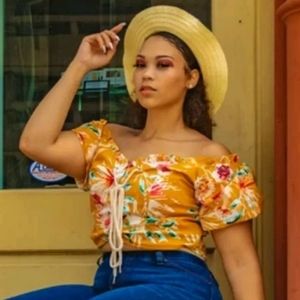 Women's Floral Crop Top Ruffle Neck Top sz L